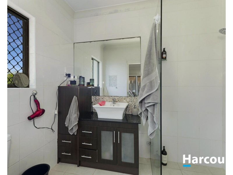 166 Barolin Esplanade, Coral Cove QLD 4670