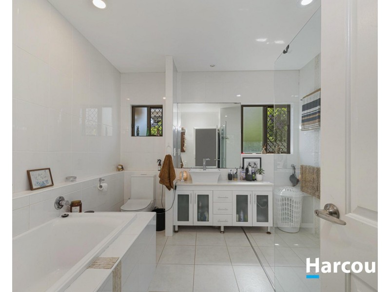 166 Barolin Esplanade, Coral Cove QLD 4670