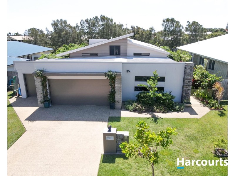 5 McCallum Close, Coral Cove QLD 4670