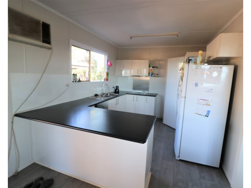 8 Churchill Street, Childers QLD 4660