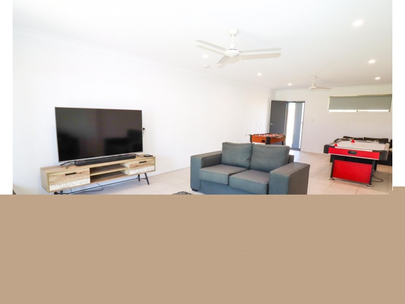 194 Esplanade, Woodgate QLD 4660