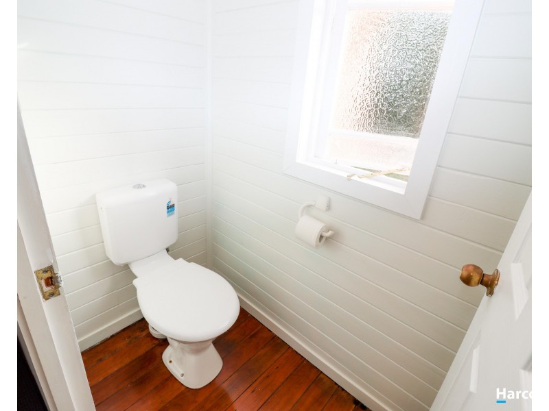 11 Dear Street, Gin Gin QLD 4671