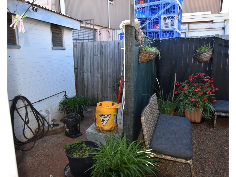 122 Churchill  Street, Childers QLD 4660