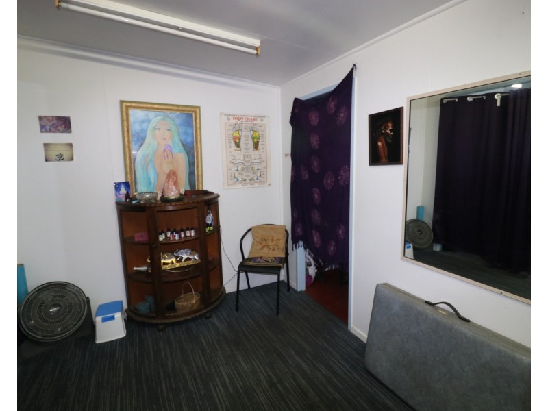 122 Churchill  Street, Childers QLD 4660