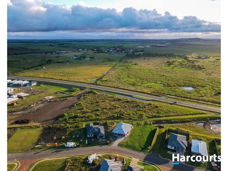 8 Hughes Road, Bargara QLD 4670