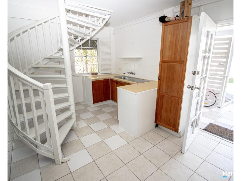 96 Esplanade, Woodgate QLD 4660