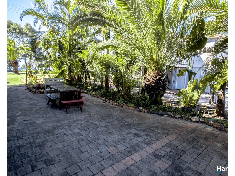 96 Esplanade, Woodgate QLD 4660