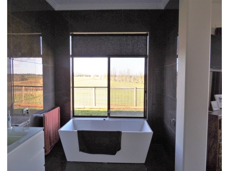 410 Knockroe Road, North Isis QLD 4660