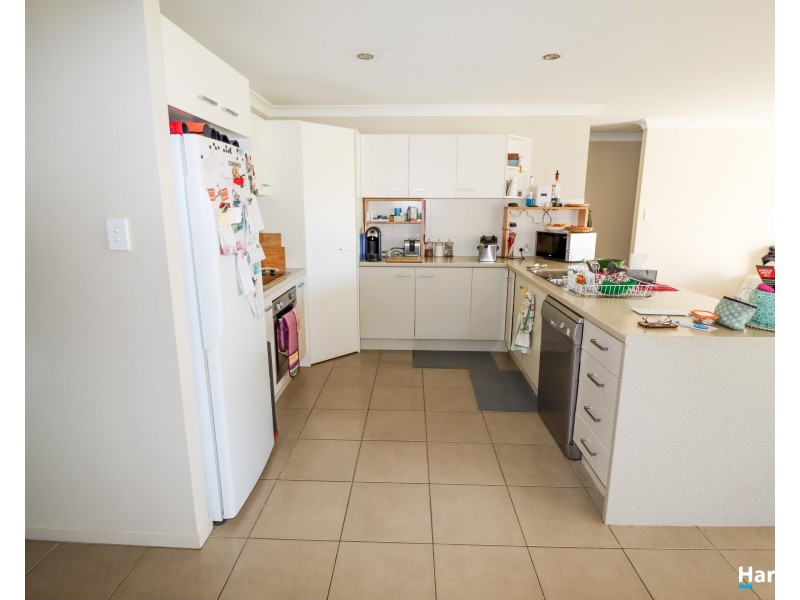 14 Zac Street, Kalkie QLD 4670