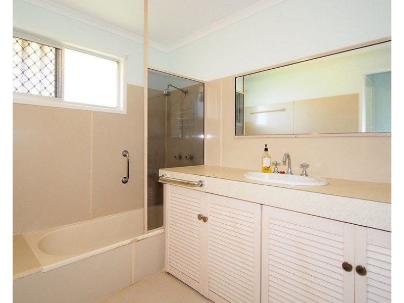 54 Broadhurst Street, Childers QLD 4660