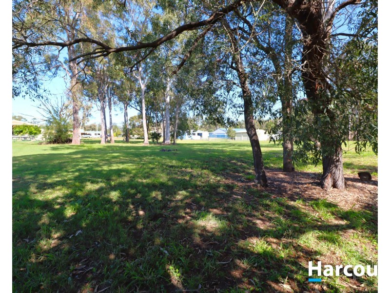 27 Powers St, Buxton QLD 4660