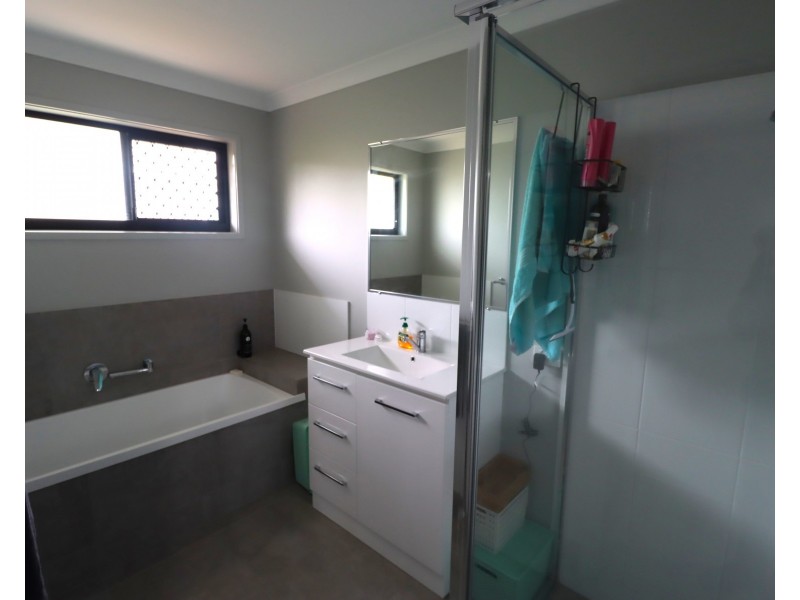 146 Station Road, Horton QLD 4660