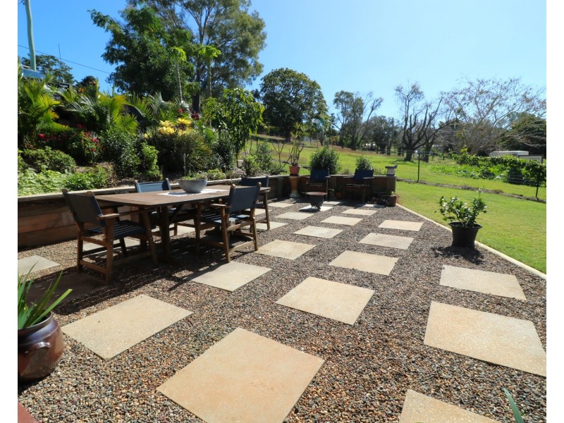19 Elizabeth Street, Childers QLD 4660