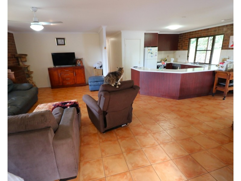 46 Huxley Road, Childers QLD 4660