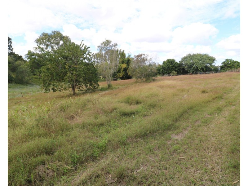 46 Huxley Road, Childers QLD 4660