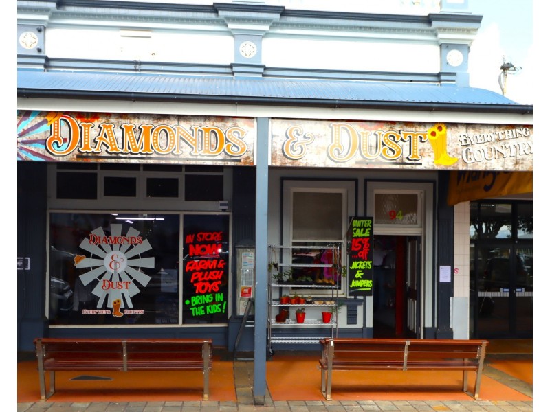 94 CHURCHILL ST, Childers QLD 4660