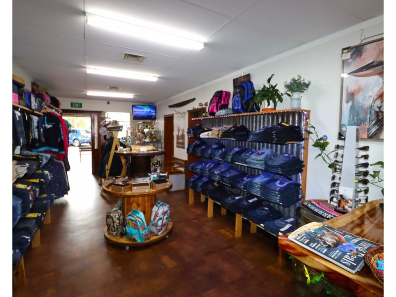 94 CHURCHILL ST, Childers QLD 4660