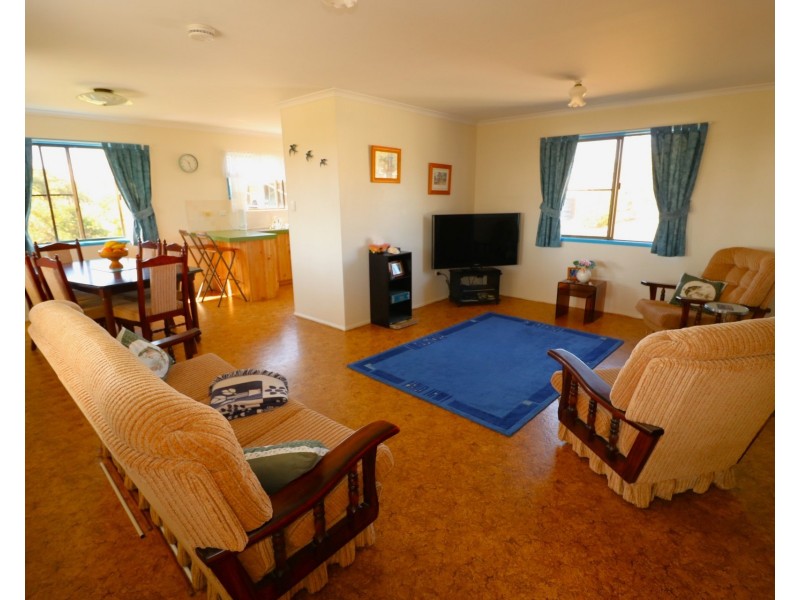 11 Powers Street, Buxton QLD 4660