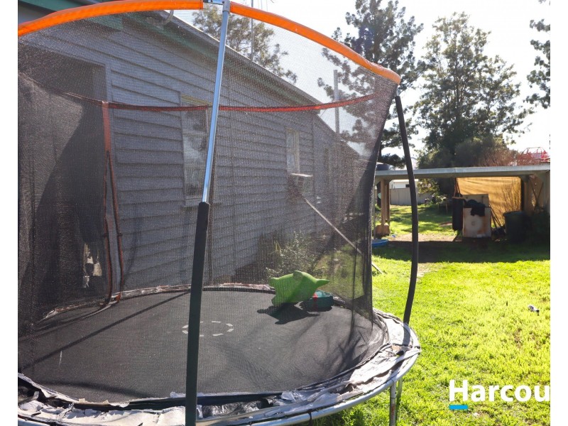 35 George St, Biggenden QLD 4621