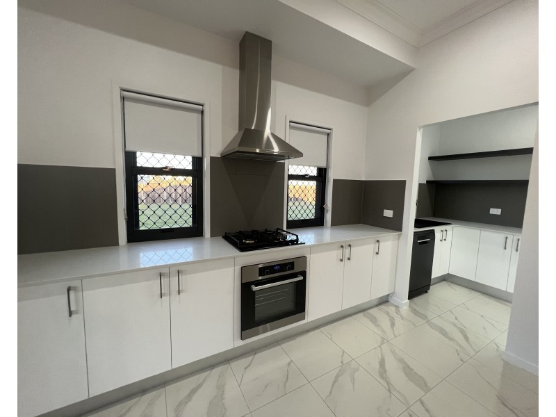 33a Von Deest Street, Kensington QLD 4670