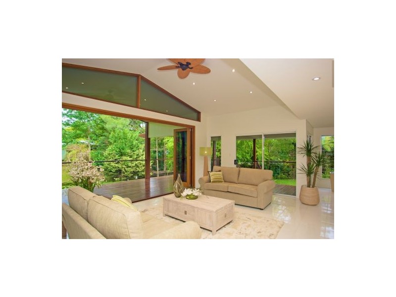 53 Mary Cairncross Avenue, Maleny QLD 4552