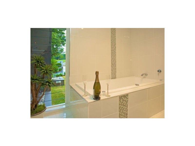 53 Mary Cairncross Avenue, Maleny QLD 4552