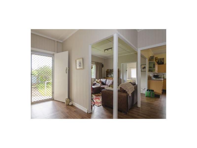 26 Tamarind Street, Maleny QLD 4552