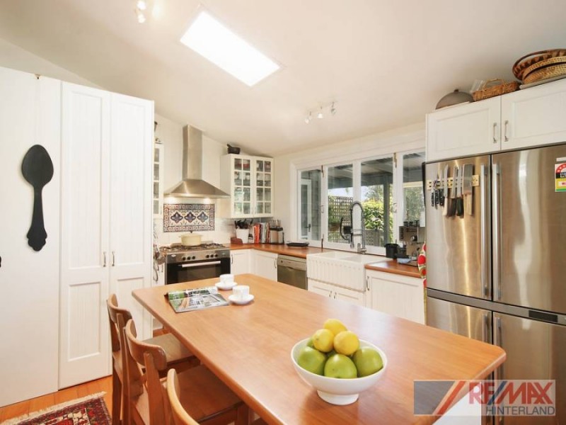 17 Gumland Drive, Maleny QLD 4552