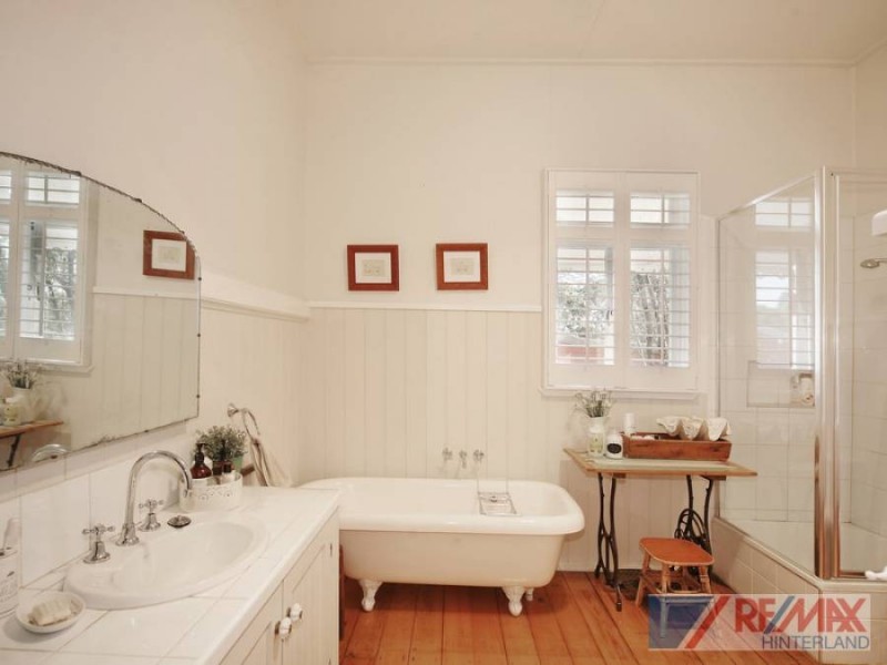 17 Gumland Drive, Maleny QLD 4552