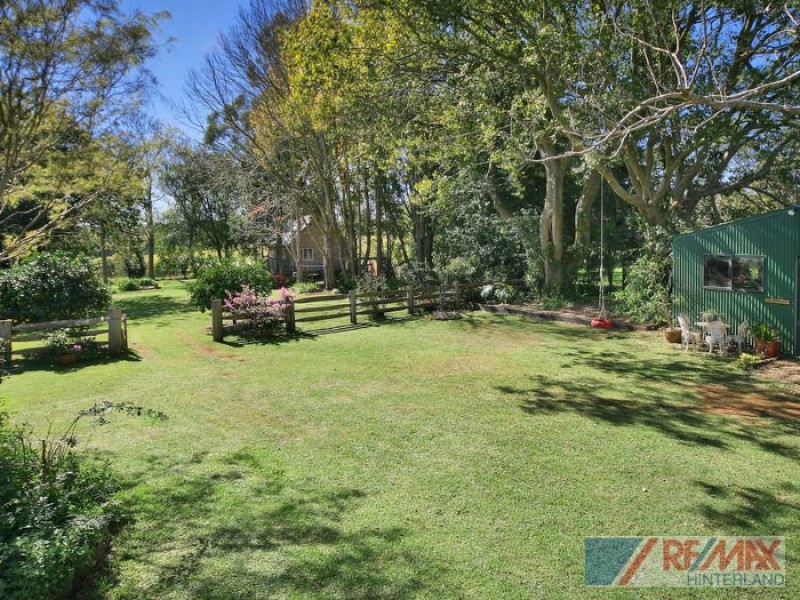 17 Gumland Drive, Maleny QLD 4552