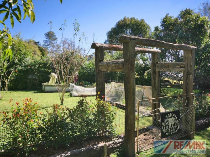 17 Gumland Drive, Maleny QLD 4552