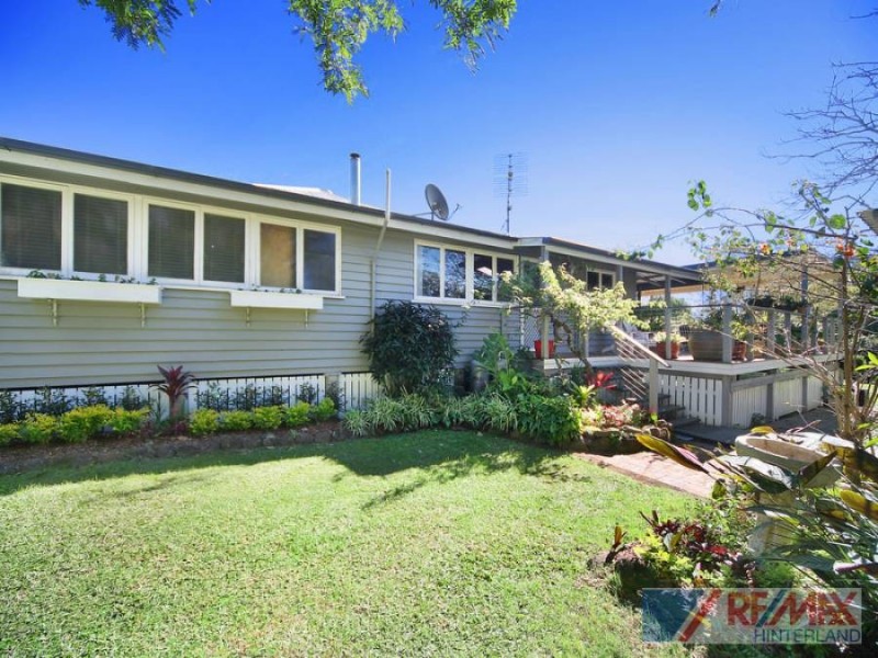 17 Gumland Drive, Maleny QLD 4552