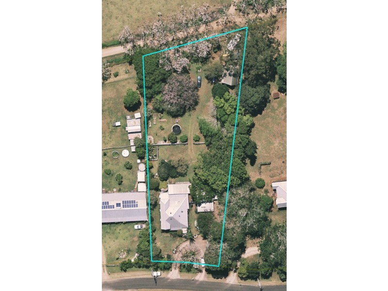 17 Gumland Drive, Maleny QLD 4552
