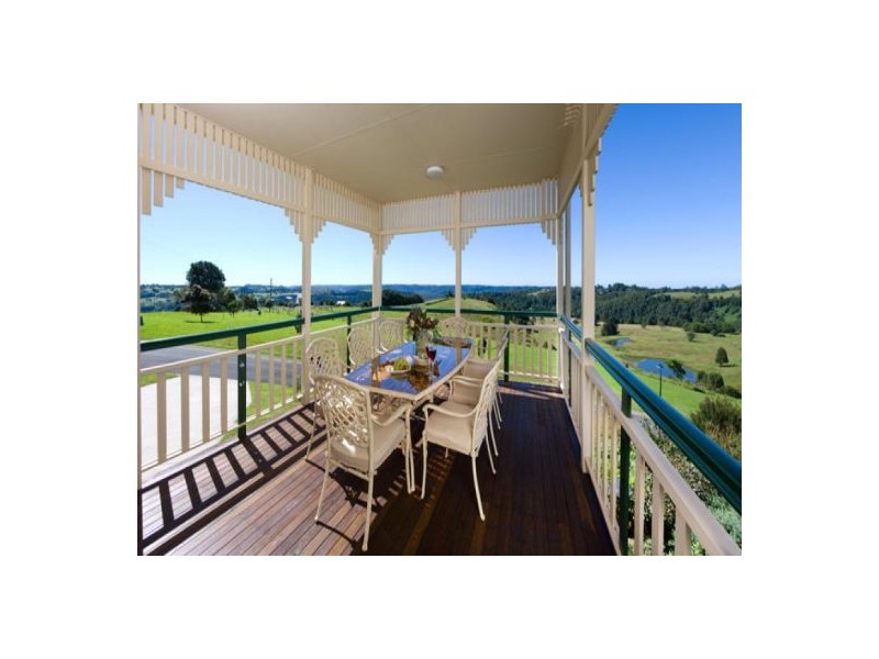 2 Lorikeet Lane, Maleny QLD 4552