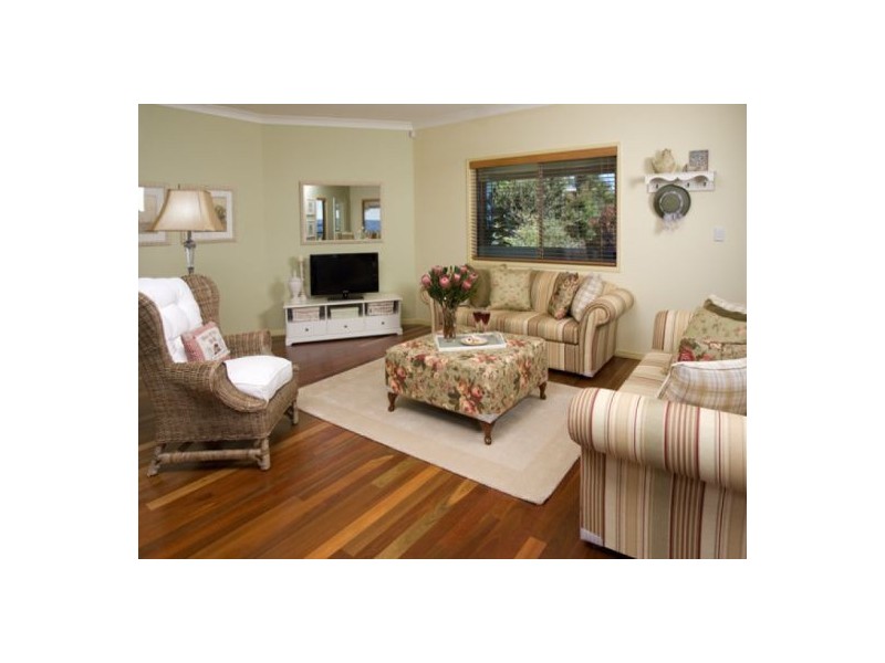 2 Lorikeet Lane, Maleny QLD 4552