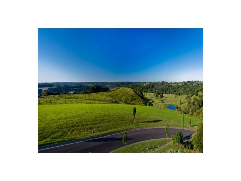 2 Lorikeet Lane, Maleny QLD 4552