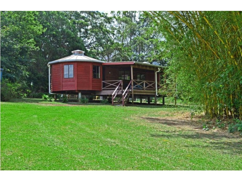 37 Gumland Drive, Maleny QLD 4552