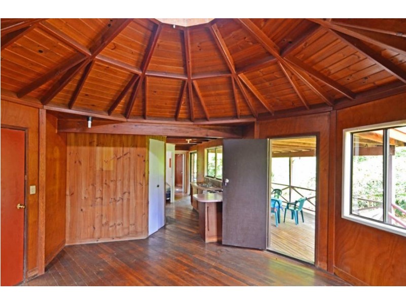 37 Gumland Drive, Maleny QLD 4552