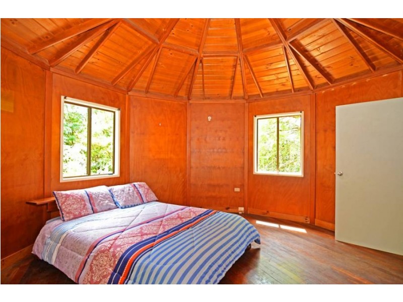 37 Gumland Drive, Maleny QLD 4552