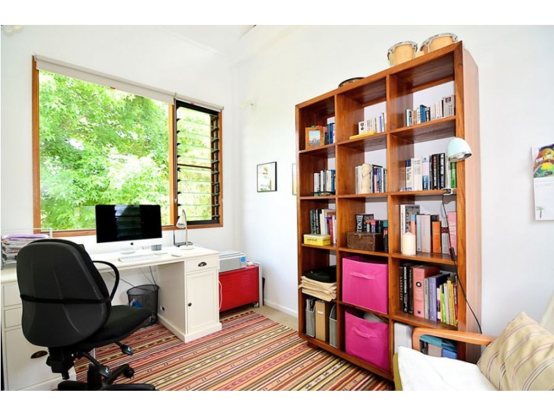 12 Burgess Avenue, Maleny QLD 4552