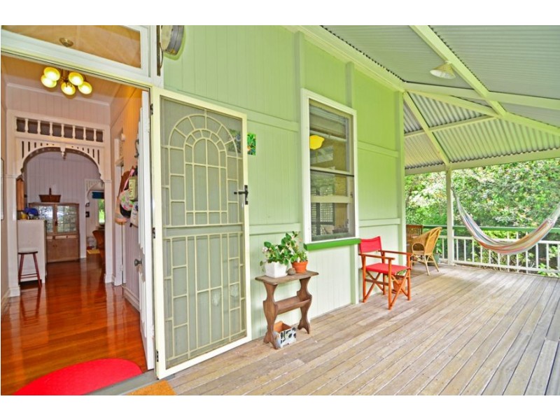 12 Burgess Avenue, Maleny QLD 4552