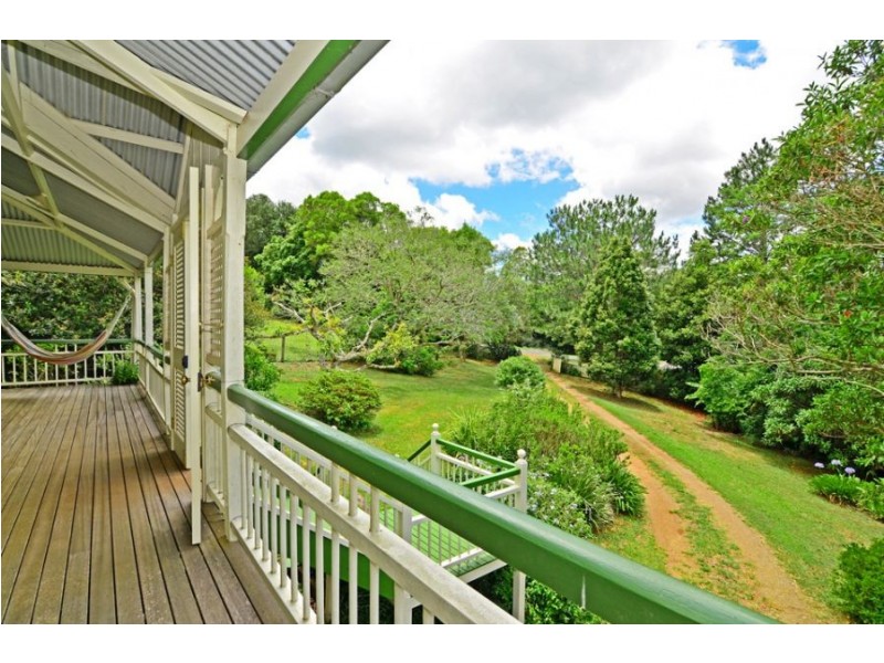 12 Burgess Avenue, Maleny QLD 4552