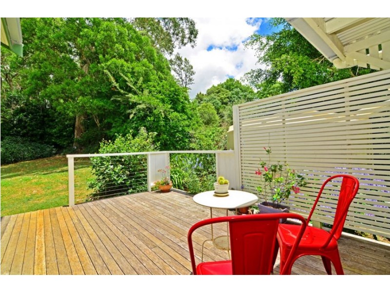 12 Burgess Avenue, Maleny QLD 4552