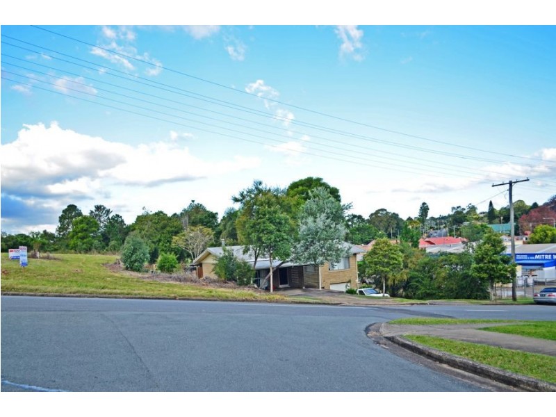 10 Teak Street, Maleny QLD 4552