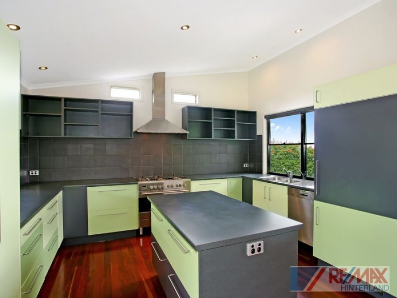 14 Tamarind Street, Maleny QLD 4552