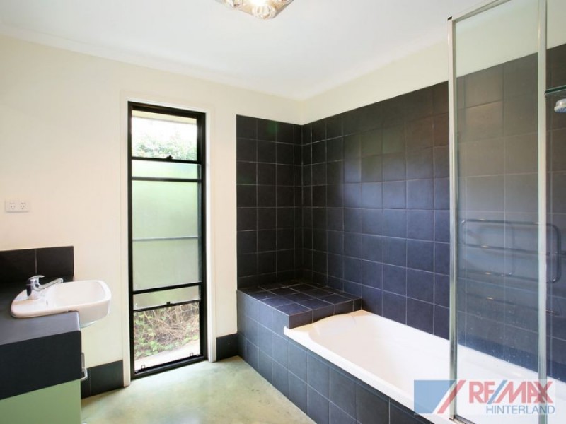 14 Tamarind Street, Maleny QLD 4552