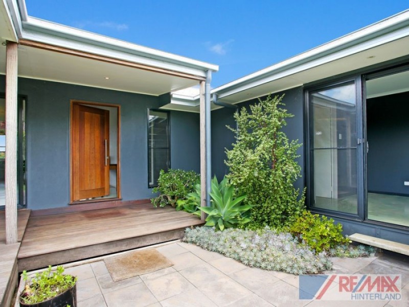 14 Tamarind Street, Maleny QLD 4552