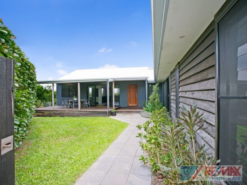 14 Tamarind Street, Maleny QLD 4552