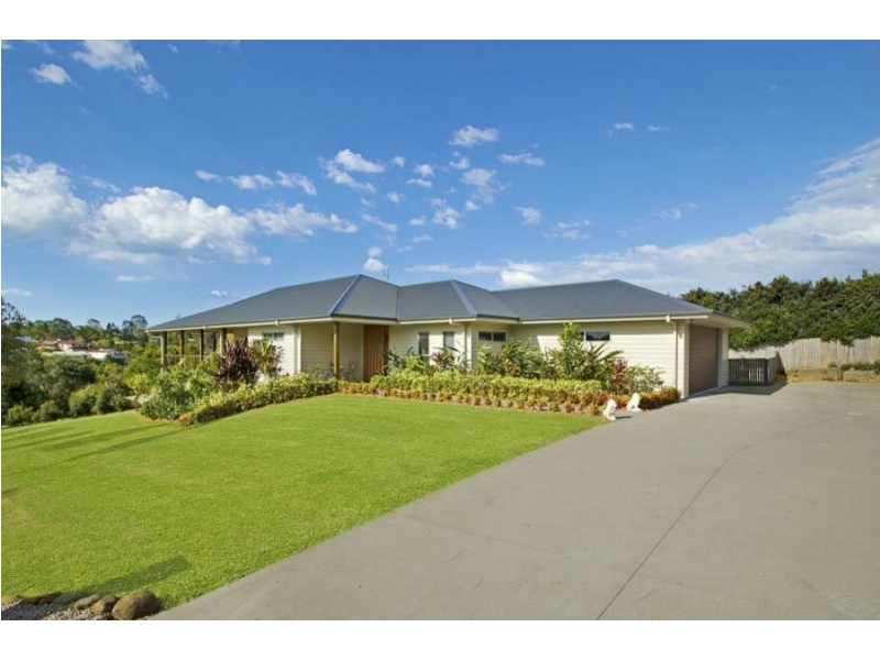 25 Laurel Street, Maleny QLD 4552