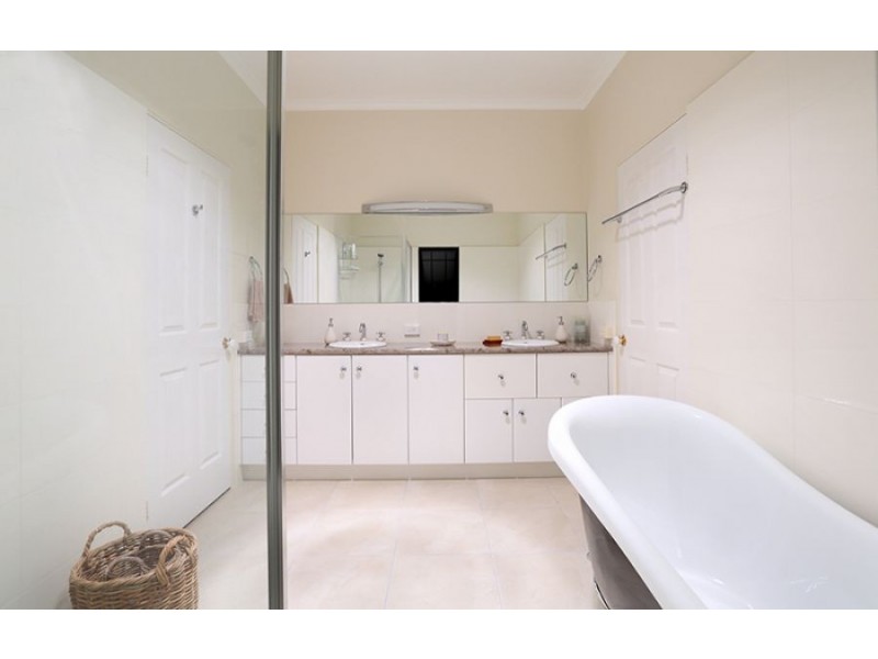 129 Murer Drive, Maleny QLD 4552